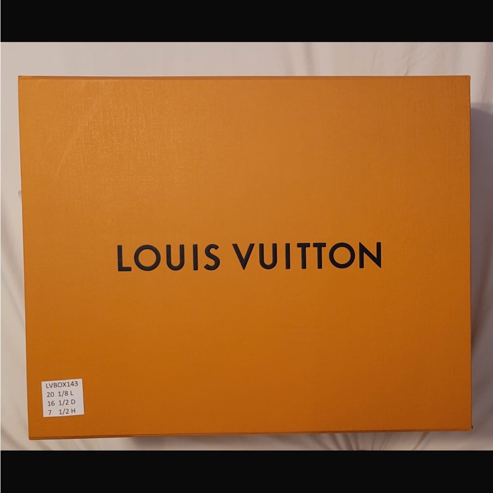 LOUIS VUITTON SHOES OR PURSE BOX - Picture 2 of 6